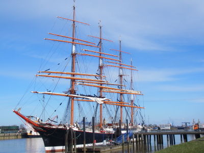Die Sedov im Außenhafen von Emden